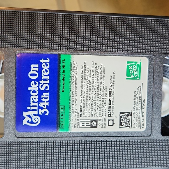Vintage Miracle on 34th Street VHS - Picture 8 of 9